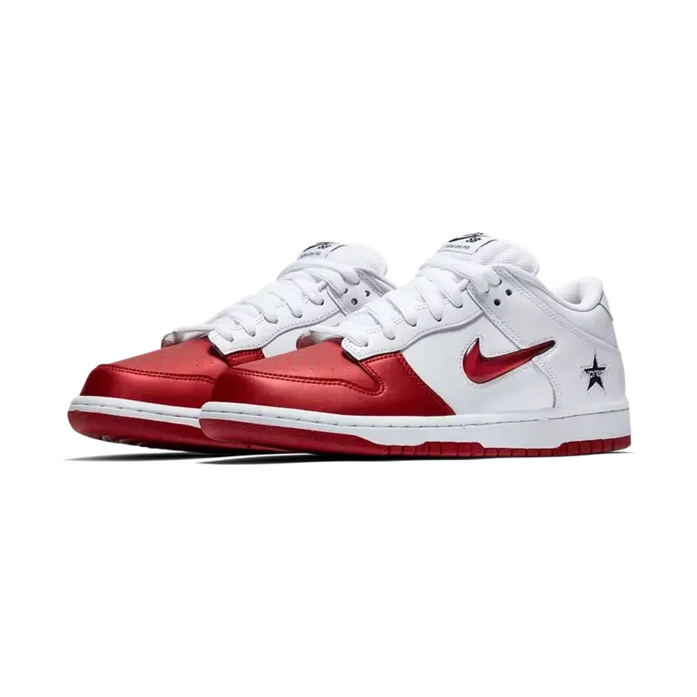 Supreme x Nike SB Dunk Low Red