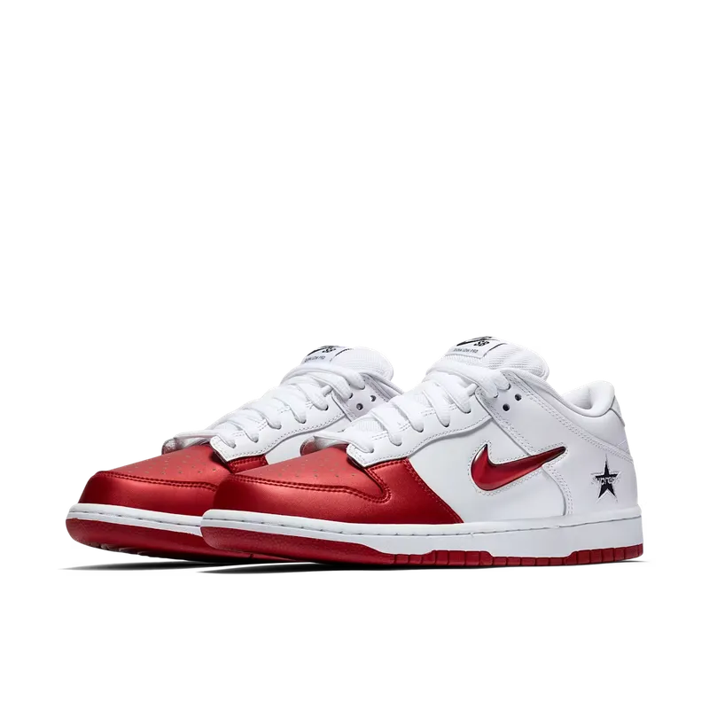 Supreme x Nike SB Dunk Low Red